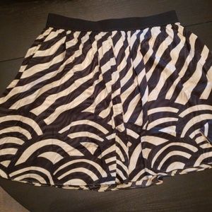 Banana republic silk black tan skirt